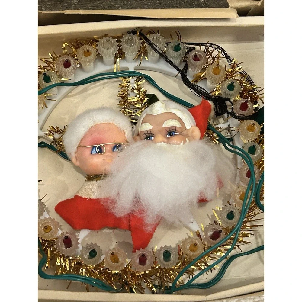 Mr And Mrs Santa Claus Wreath Of Flashing Lights 1973 Taiwan Vintage Christmas